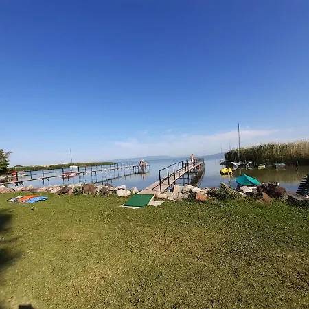 Apartment Vizparti Gyermekbarat Teljesen Felujitott Apartman, Orzoett, Sajat Strand, Parkolo, Etterem