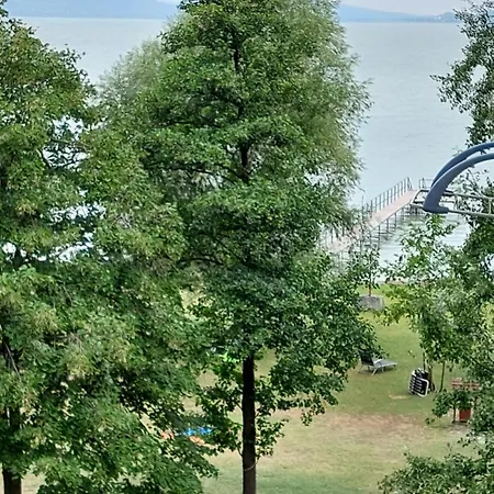Vizparti Gyermekbarat Teljesen Felujitott Apartman, Orzoett, Sajat Strand, Parkolo, Etterem Apartment *